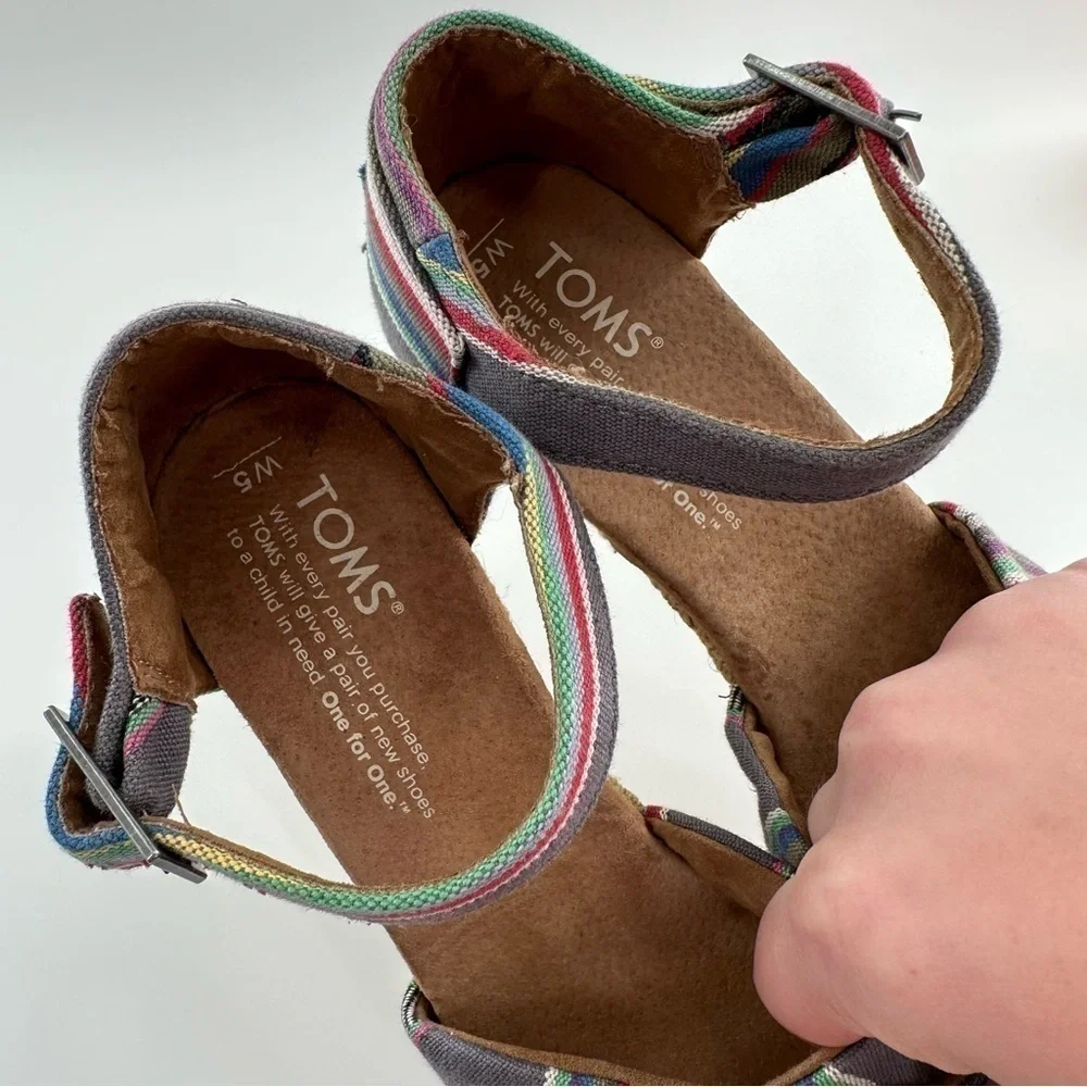 Toms womens size 5 platform wedges multicolored stripe canvas